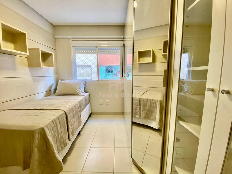 02 DORMITÓRIOS DE FRENTE COM VISTA PRAÇA.: 20ª foto da galeria de imagens do imóvel