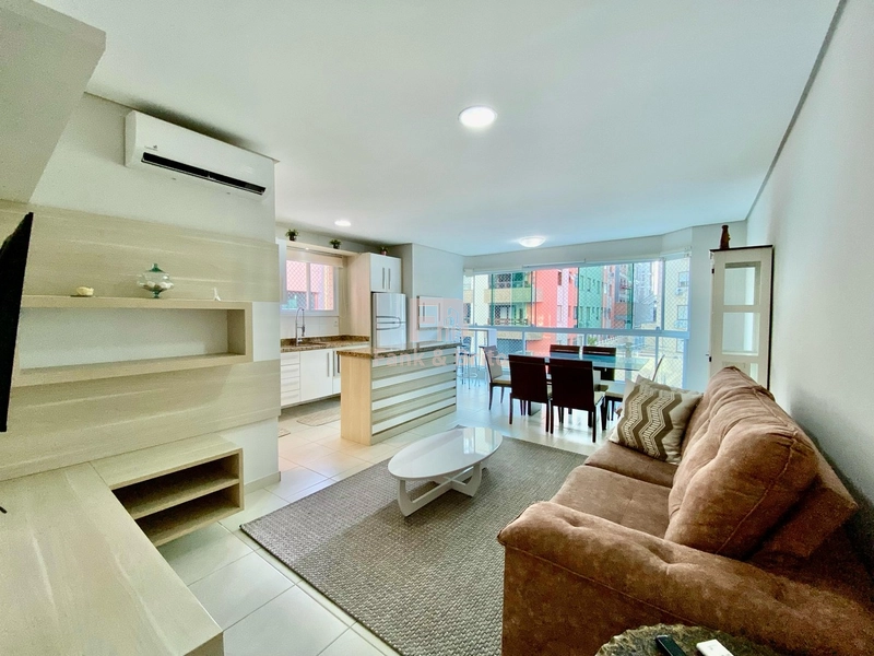 02 DORMITÓRIOS DE FRENTE COM VISTA PRAÇA.: 3ª foto da galeria de imagens do imóvel