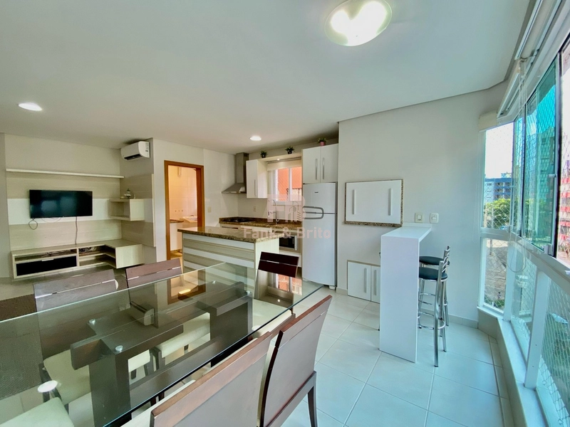 02 DORMITÓRIOS DE FRENTE COM VISTA PRAÇA.: 6ª foto da galeria de imagens do imóvel