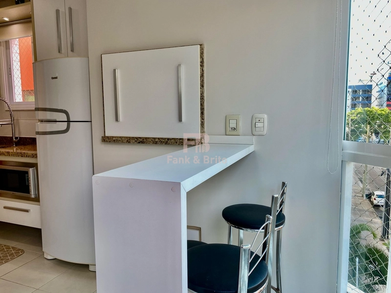 02 DORMITÓRIOS DE FRENTE COM VISTA PRAÇA.: 10ª foto da galeria de imagens do imóvel