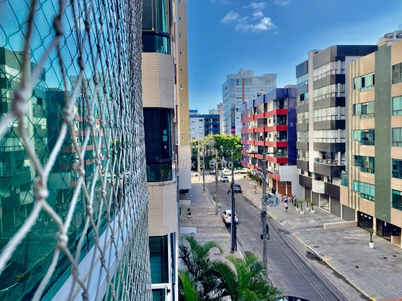 02 DORMITÓRIOS DE FRENTE COM VISTA PRAÇA.: 1ª foto da galeria de imagens do imóvel