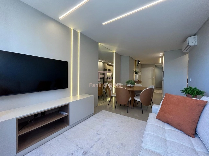 FINAMENTE DECORADO JUNTO A PRAÇA EM PREDIO COM INFRAESTRUTURA COMPLETA: 4ª foto da galeria de imagens do imóvel