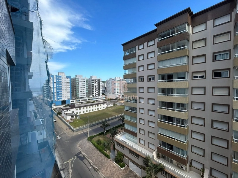 FINAMENTE DECORADO JUNTO A PRAÇA EM PREDIO COM INFRAESTRUTURA COMPLETA: 1ª foto da galeria de imagens do imóvel