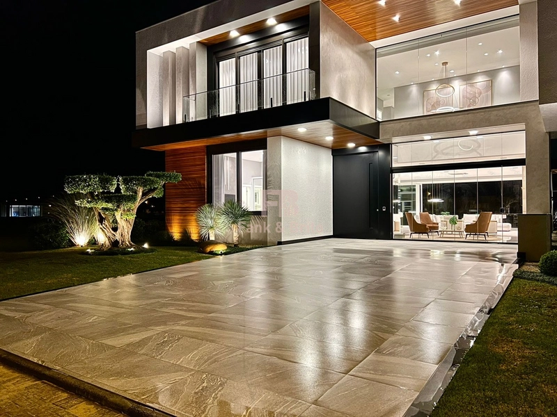 CASA A VENDA BEIRA LAGO NO CONDOMÍNIO SENSE: 3ª foto da galeria de imagens do imóvel