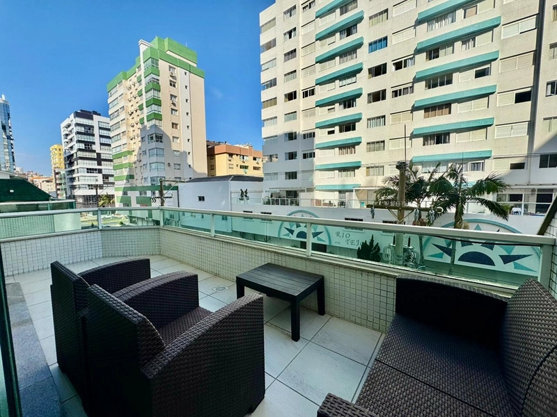 Apartamento à venda com terraço próximo ao mar e praça luis bassani.: 1ª foto da galeria de imagens do imóvel