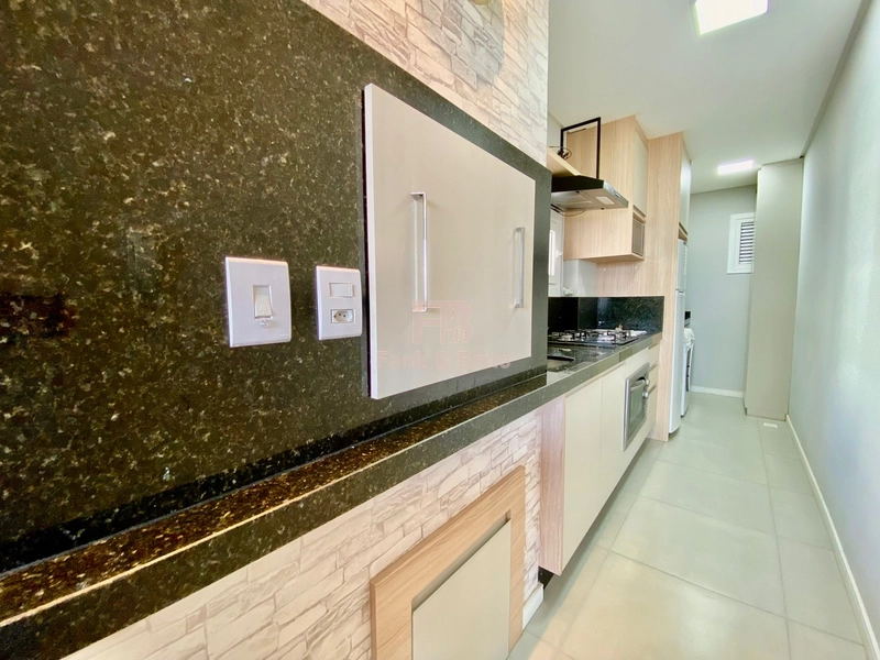 MOBILIADO E DECORADO EM PRÉDIO COM INFRAESTRUTURA.: 2ª foto da galeria de imagens do imóvel