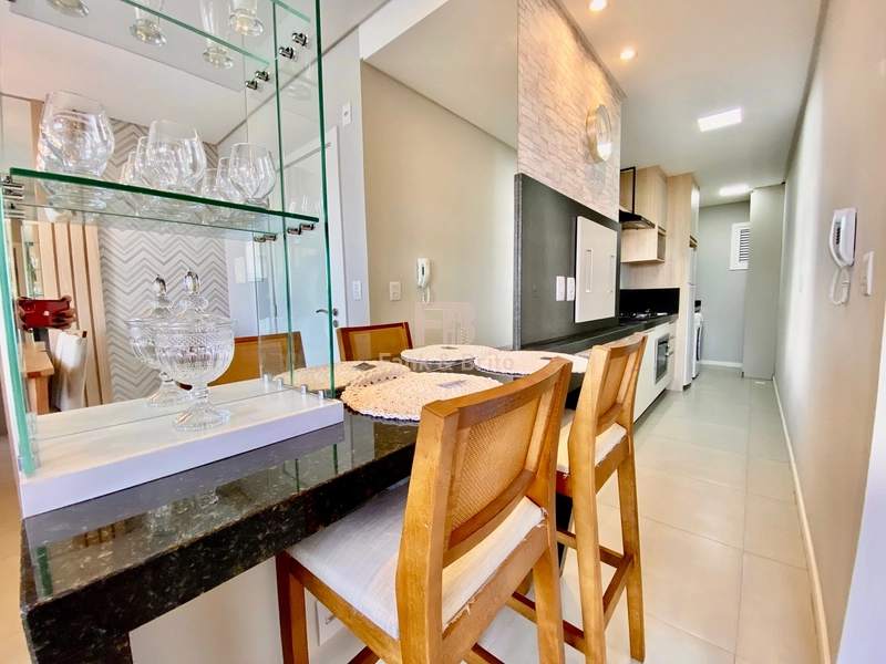 MOBILIADO E DECORADO EM PRÉDIO COM INFRAESTRUTURA.: 3ª foto da galeria de imagens do imóvel