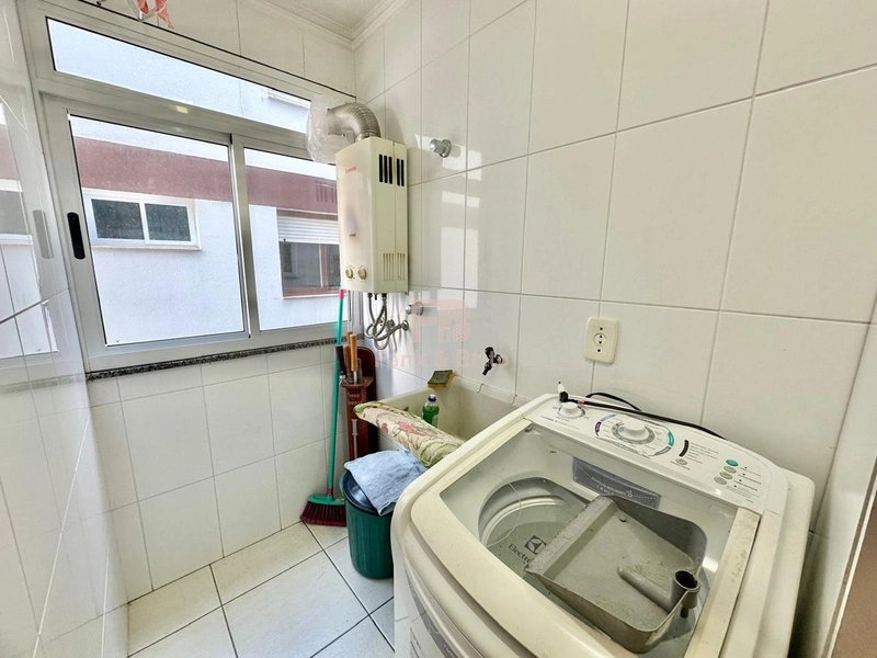 SACADA DE FRENTE NO CENTRO: 9ª foto da galeria de imagens do imóvel