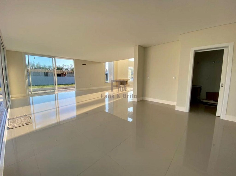 CASA A VENDA NO CONDOMÍNIO VELAS DA MARINA EM CAPÃO DA CANOA: 4ª foto da galeria de imagens do imóvel