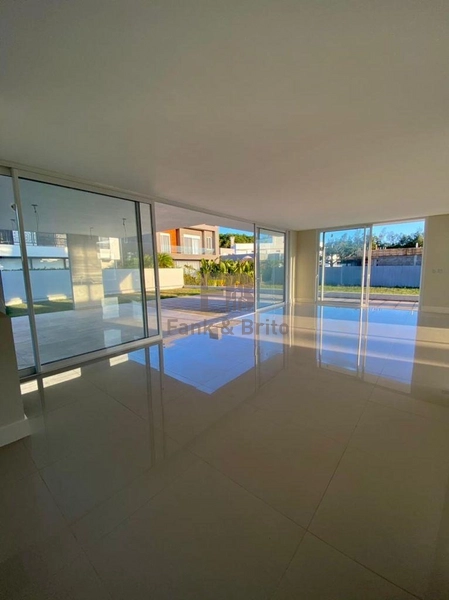 CASA A VENDA NO CONDOMÍNIO VELAS DA MARINA EM CAPÃO DA CANOA: 2ª foto da galeria de imagens do imóvel
