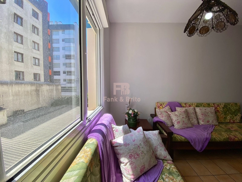 02 DORMITÓRIOS, BOX E ELEVADOR, JUNTO À BOIANOVSKI, 04 QUADRAS DO MAR.: 1ª foto da galeria de imagens do imóvel