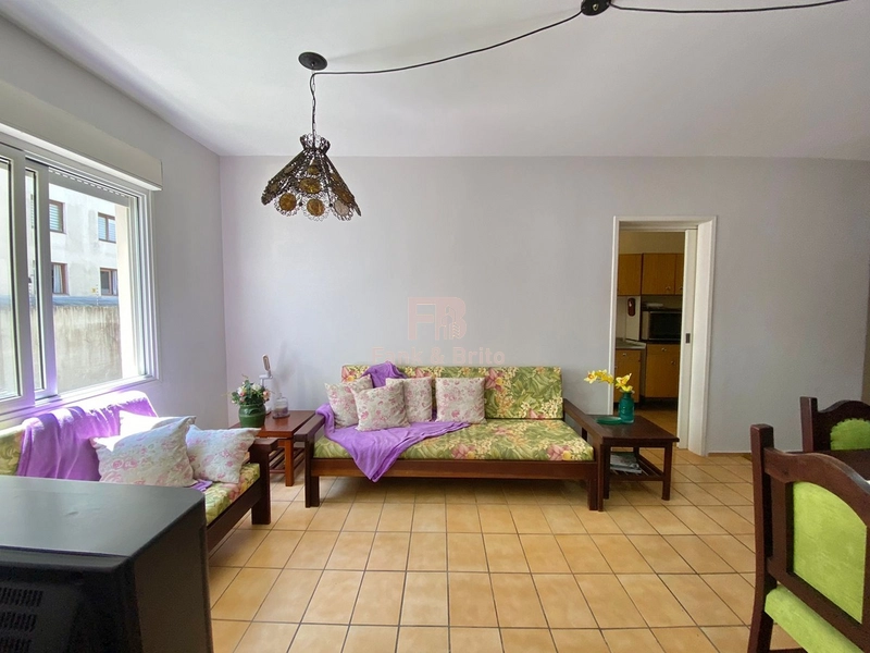 02 DORMITÓRIOS, BOX E ELEVADOR, JUNTO À BOIANOVSKI, 04 QUADRAS DO MAR.: 2ª foto da galeria de imagens do imóvel