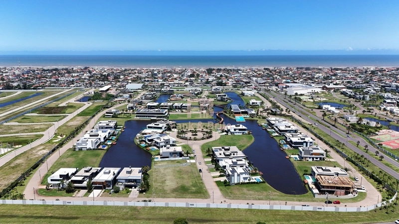 SOBRADO À VENDA O MELHOR NEGÓCIO DO CONDOMÍNIO SENSE: 27ª foto da galeria de imagens do imóvel