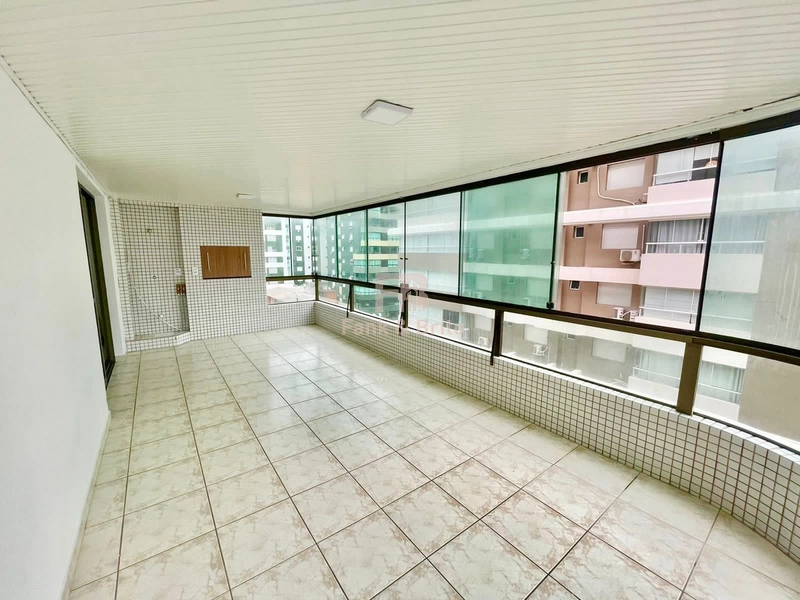 GIGANTE APARTAMENTO, DUAS SACADAS, VISTA MAR, BAIRRO NAVEGANTES.: 4ª foto da galeria de imagens do imóvel