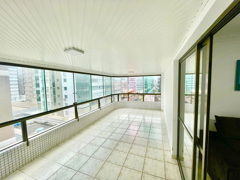 GIGANTE APARTAMENTO, DUAS SACADAS, VISTA MAR, BAIRRO NAVEGANTES.: 2ª foto da galeria de imagens do imóvel