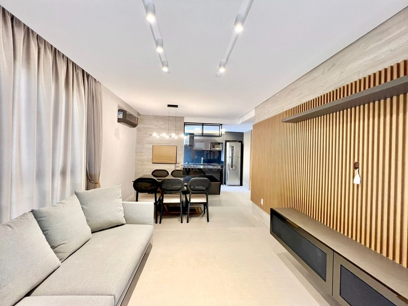 VENDE APARTAMENTO FINAMNETE MOBILIADO E DECORADO DE FRENTE: 2ª foto da galeria de imagens do imóvel