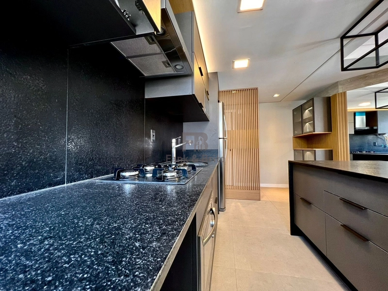 VENDE APARTAMENTO FINAMNETE MOBILIADO E DECORADO DE FRENTE: 16ª foto da galeria de imagens do imóvel