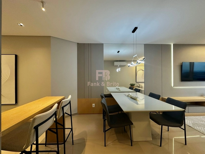 FINAMENTE DECORADO JUNTO A PRAÇA EM PREDIO COM INFRAESTRUTURA!: 7ª foto da galeria de imagens do imóvel