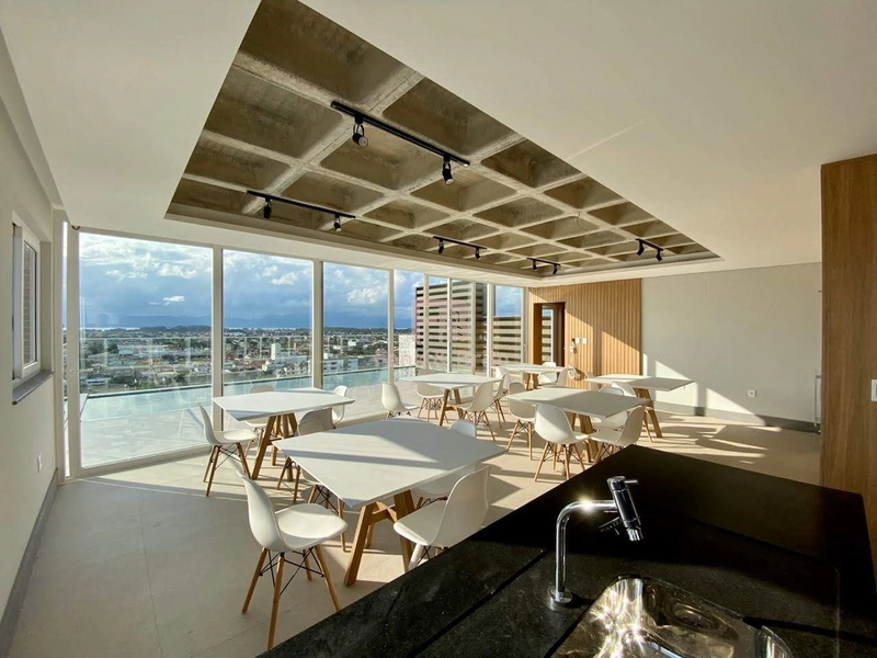 UM DORMITÓRIO SUÍTE! LAVABO! MOBILIADO E DECORADO! COM INFRA E PISCINA: 2ª foto da galeria de imagens do imóvel