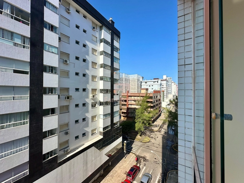 LESTE NORTE E OESTE! 2 DORMITÓRIOS, SUÍTE, MOBILIADO!NO  CENTRO!: 6ª foto da galeria de imagens do imóvel