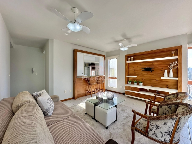 LESTE NORTE E OESTE! 2 DORMITÓRIOS, SUÍTE, MOBILIADO!NO  CENTRO!: 2ª foto da galeria de imagens do imóvel