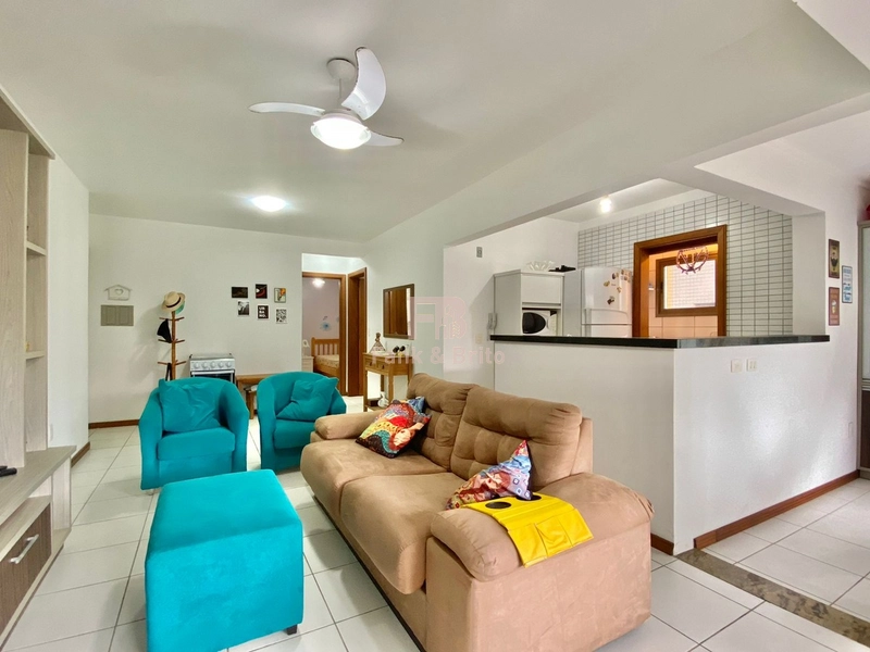 Apartamento amplo sacadão de frente 2 dormitórios a uma quadra do mar!: 22ª foto da galeria de imagens do imóvel