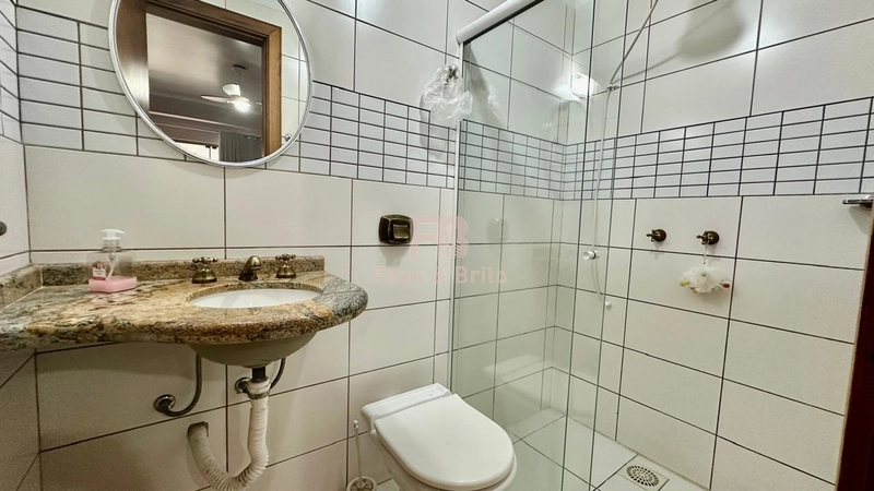 Apartamento amplo sacadão de frente 2 dormitórios a uma quadra do mar!: 35ª foto da galeria de imagens do imóvel