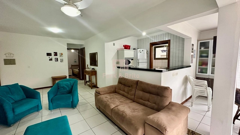 Apartamento amplo sacadão de frente 2 dormitórios a uma quadra do mar!: 9ª foto da galeria de imagens do imóvel