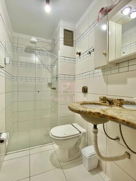 Apartamento amplo sacadão de frente 2 dormitórios a uma quadra do mar!: 12ª foto da galeria de imagens do imóvel