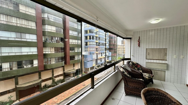 Apartamento amplo sacadão de frente 2 dormitórios a uma quadra do mar!: 50ª foto da galeria de imagens do imóvel