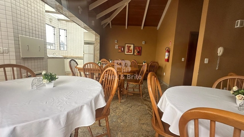 Apartamento amplo sacadão de frente 2 dormitórios a uma quadra do mar!: 53ª foto da galeria de imagens do imóvel