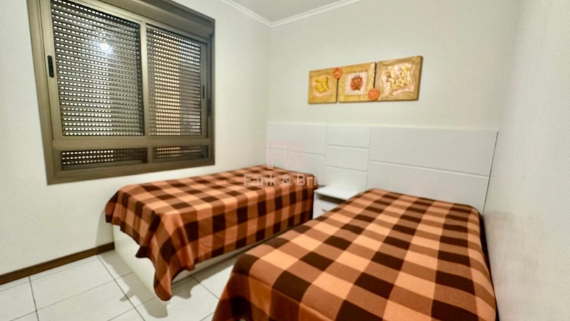 Apartamento amplo sacadão de frente 2 dormitórios a uma quadra do mar!: 28ª foto da galeria de imagens do imóvel