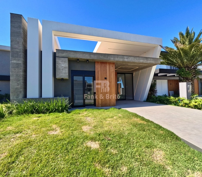 CASA TÉRREA, ARQUITETURA MODERNA E ARROJADA: 1ª foto da galeria de imagens do imóvel