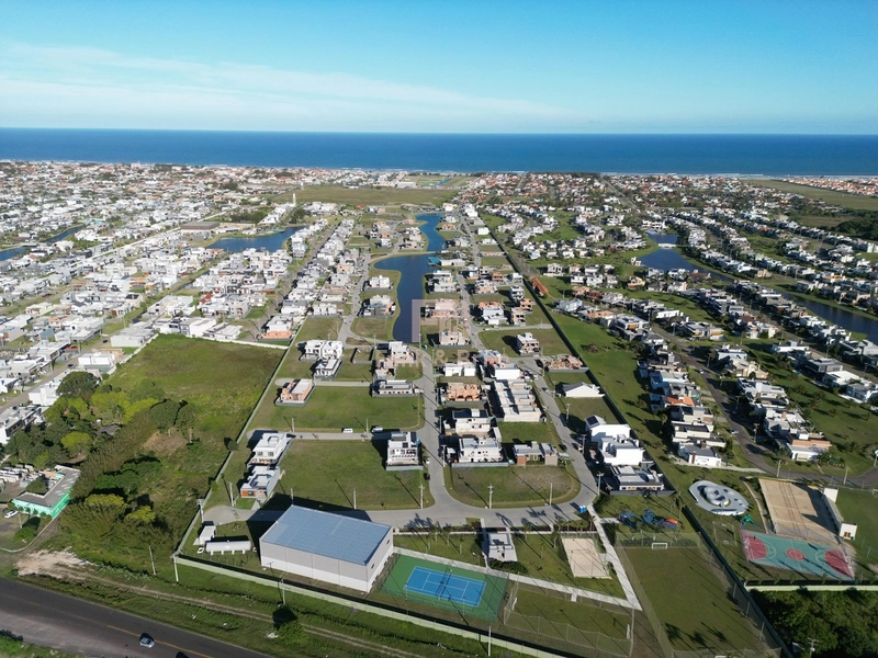 CASA TÉRREA, ARQUITETURA MODERNA E ARROJADA: 20ª foto da galeria de imagens do imóvel