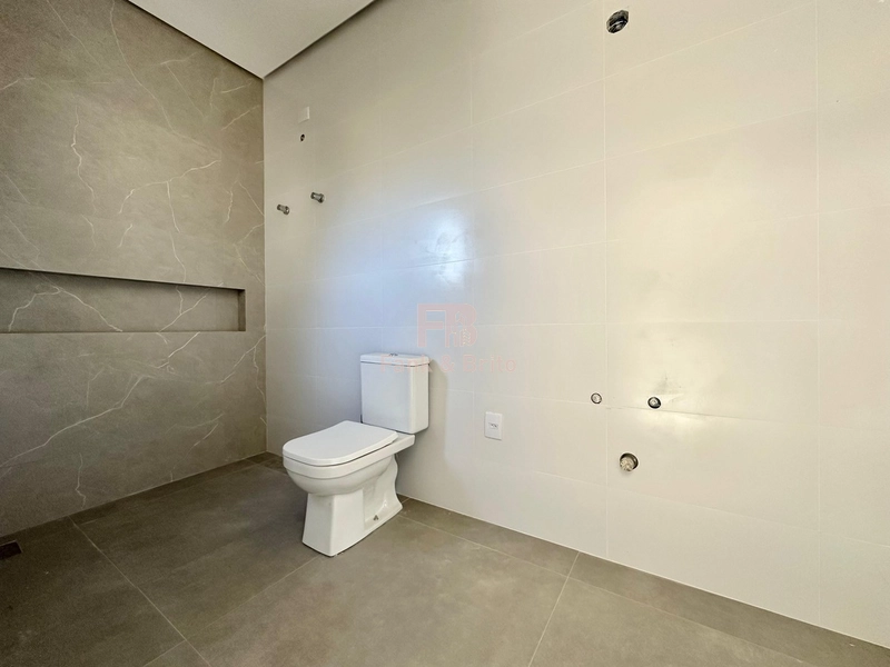 CASA TÉRREA, ARQUITETURA MODERNA E ARROJADA: 11ª foto da galeria de imagens do imóvel