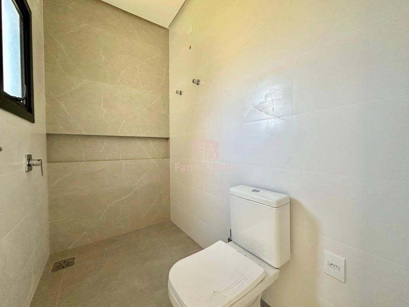 CASA TÉRREA, ARQUITETURA MODERNA E ARROJADA: 10ª foto da galeria de imagens do imóvel