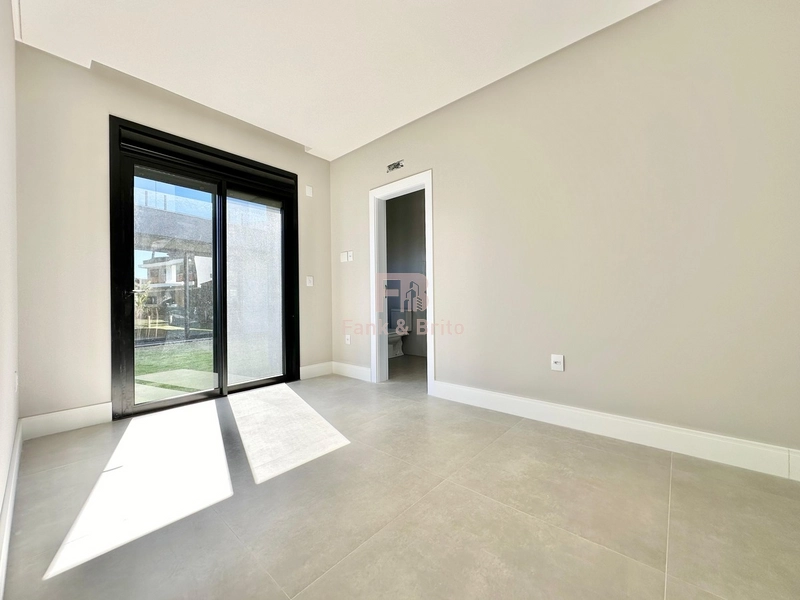 CASA TÉRREA, ARQUITETURA MODERNA E ARROJADA: 8ª foto da galeria de imagens do imóvel