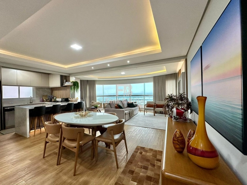 BEIRA MAR, FINO DECORADO, AMPLO APARTAMENTO!!!: 2ª foto da galeria de imagens do imóvel