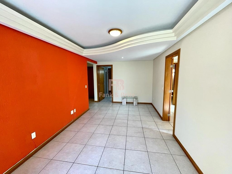 APARTAMENTO NA AVENIDA DE FRENTE: 3ª foto da galeria de imagens do imóvel