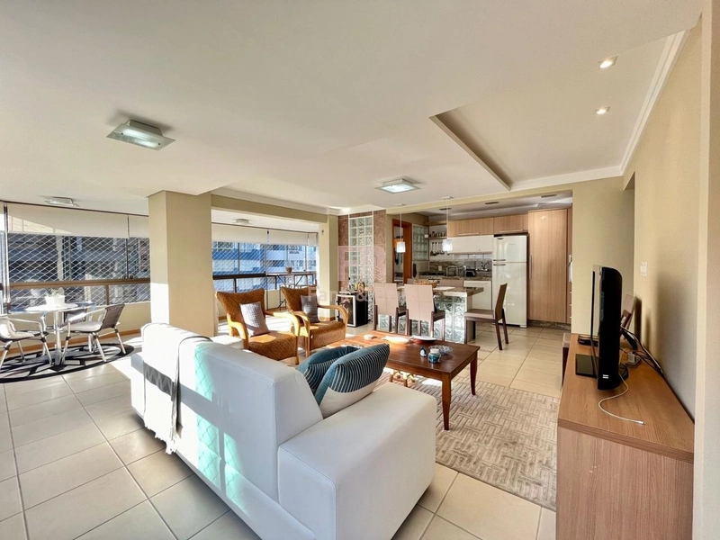 APARTAMENTO DE ESQUINA NA AV. UBURAJARA!: 11ª foto da galeria de imagens do imóvel