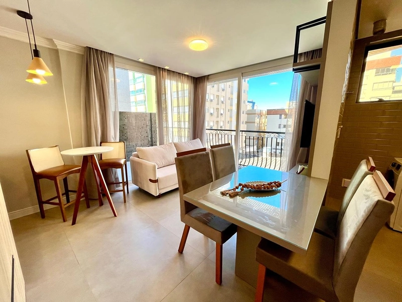 APARTAMENTO AO LADO DA PRAÇA FLAVIO BOIANOVSKI, DUAS QUADRAS DO MAR!: 10ª foto da galeria de imagens do imóvel