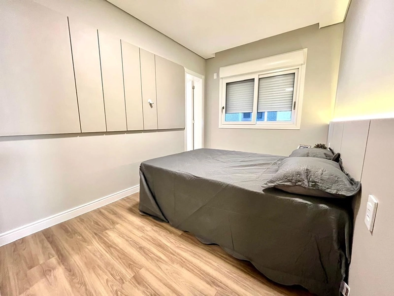 APARTAMENTO AO LADO DA PRAÇA FLAVIO BOIANOVSKI, DUAS QUADRAS DO MAR!: 30ª foto da galeria de imagens do imóvel