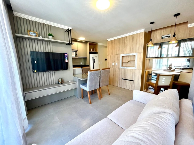 APARTAMENTO AO LADO DA PRAÇA FLAVIO BOIANOVSKI, DUAS QUADRAS DO MAR!: 8ª foto da galeria de imagens do imóvel