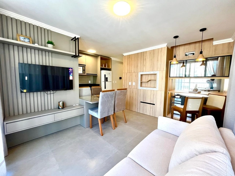 APARTAMENTO AO LADO DA PRAÇA FLAVIO BOIANOVSKI, DUAS QUADRAS DO MAR!: 7ª foto da galeria de imagens do imóvel