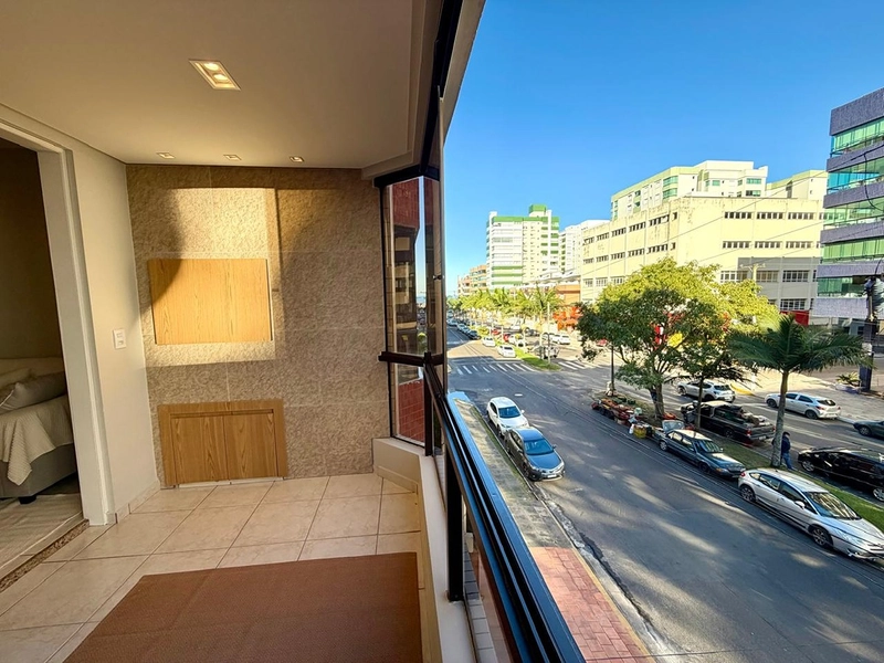 Sacada de frente para avenida  com vista para o mar.  Imperdível!: 2ª foto da galeria de imagens do imóvel