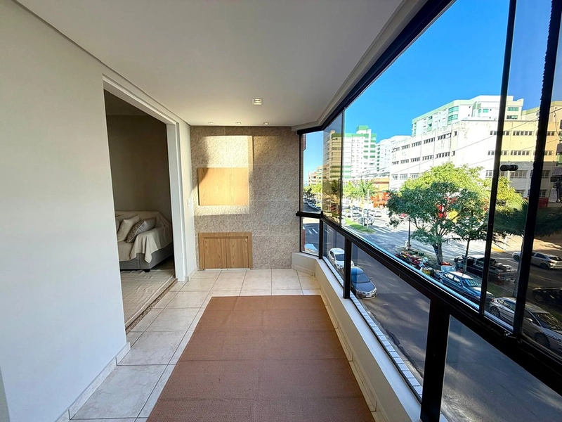 Sacada de frente para avenida  com vista para o mar.  Imperdível!: 4ª foto da galeria de imagens do imóvel
