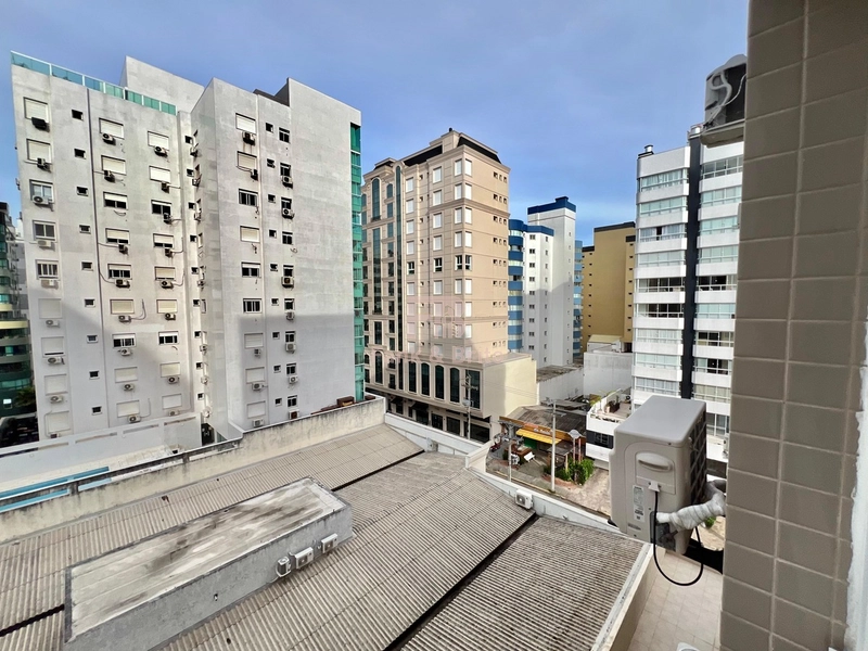 Apartamento mobiliado e decorado à venda no bairro Navegantes a apenas 2 quadras do mar: 14ª foto da galeria de imagens do imóvel