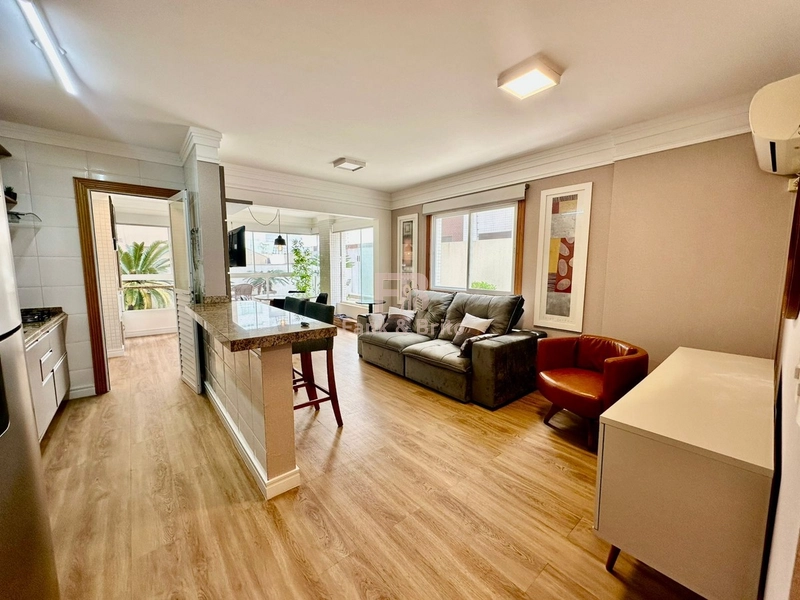 Amplo apartamento mobiliado e decorado: 3ª foto da galeria de imagens do imóvel