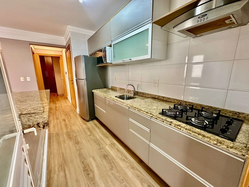 Amplo apartamento mobiliado e decorado: 6ª foto da galeria de imagens do imóvel