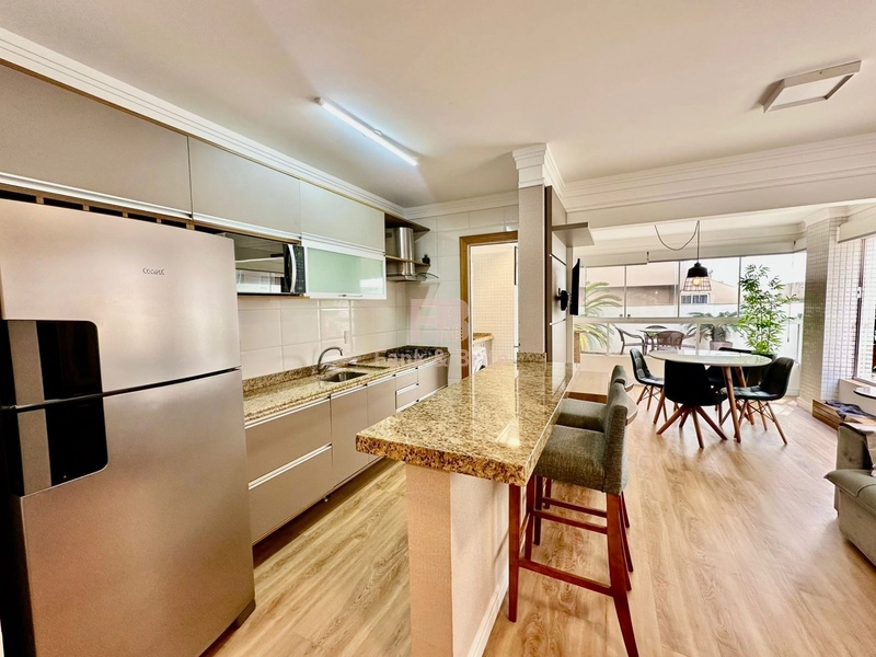 Amplo apartamento mobiliado e decorado: 4ª foto da galeria de imagens do imóvel